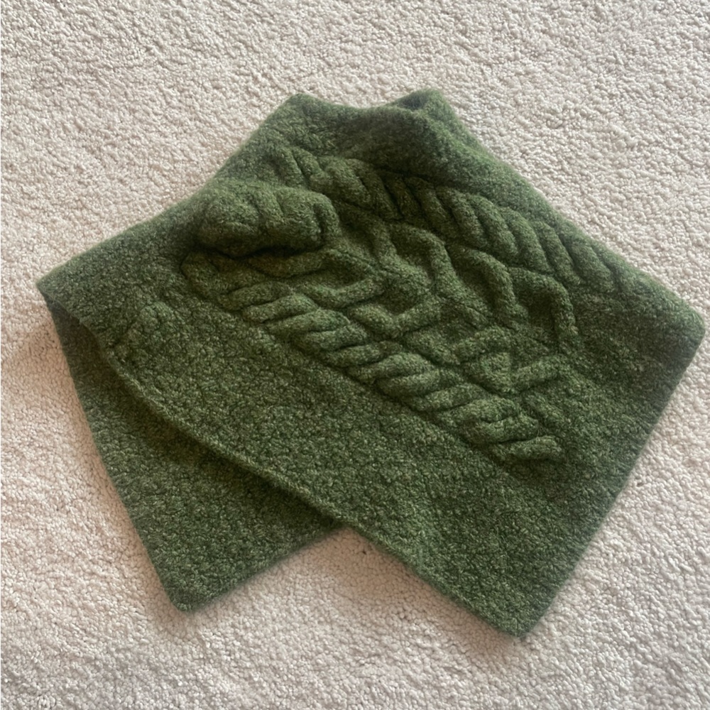 Green Knit Wool Scarf